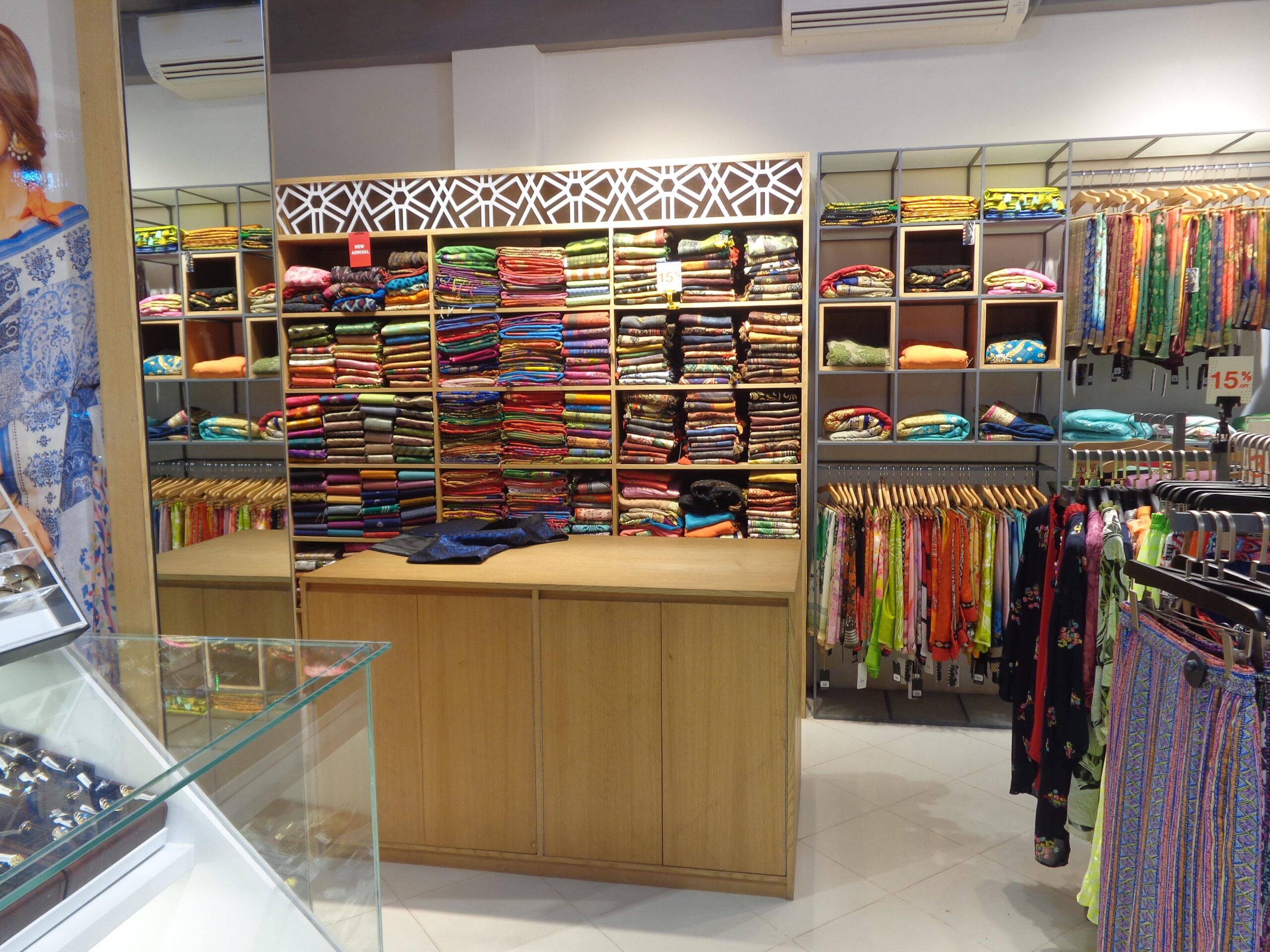 Mbrella Kashempur Complete Project Fashion Store Interior Design (18)