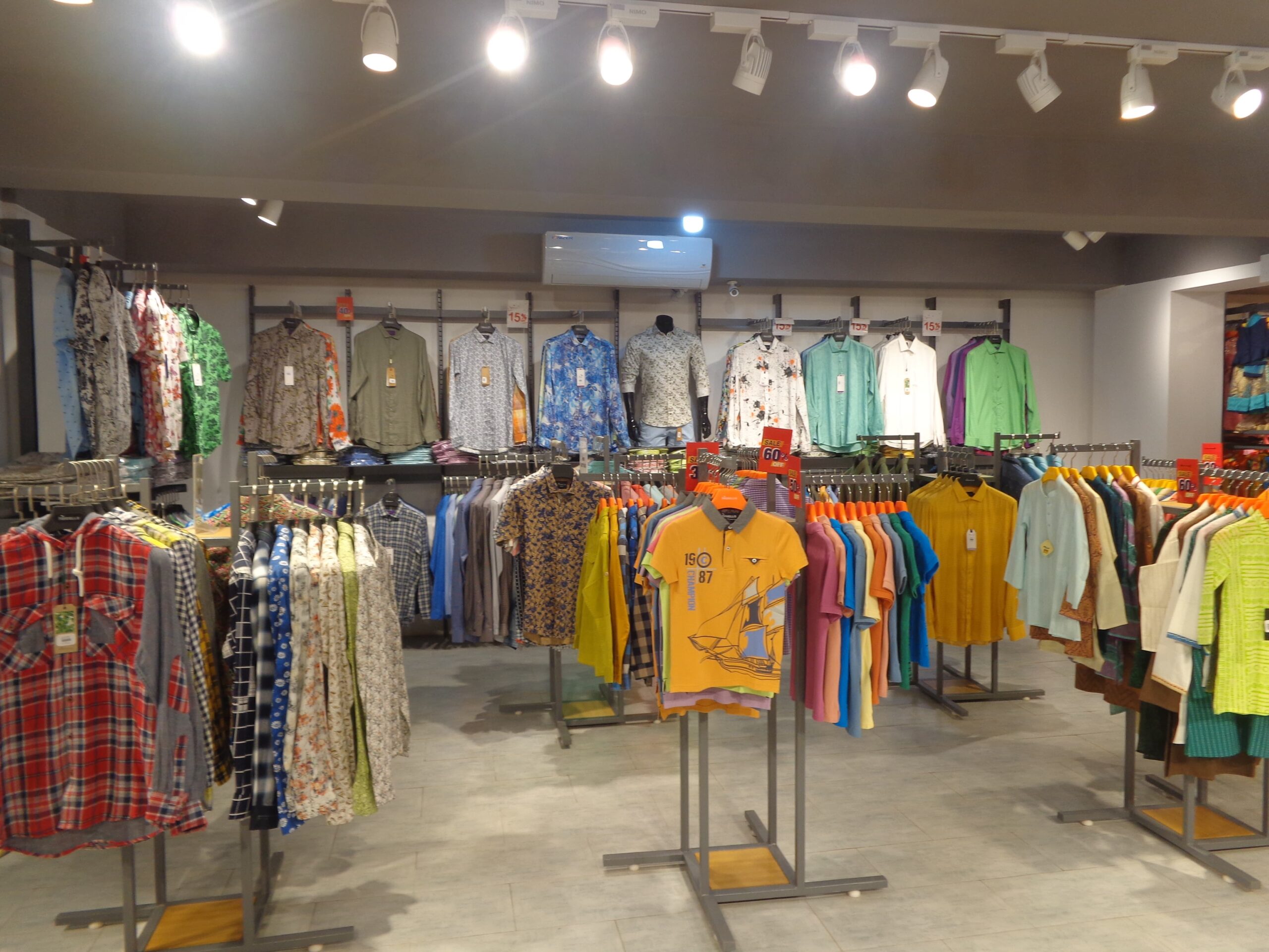 Mbrella Tangail Complete Project Fashion Store Interior Design (18)
