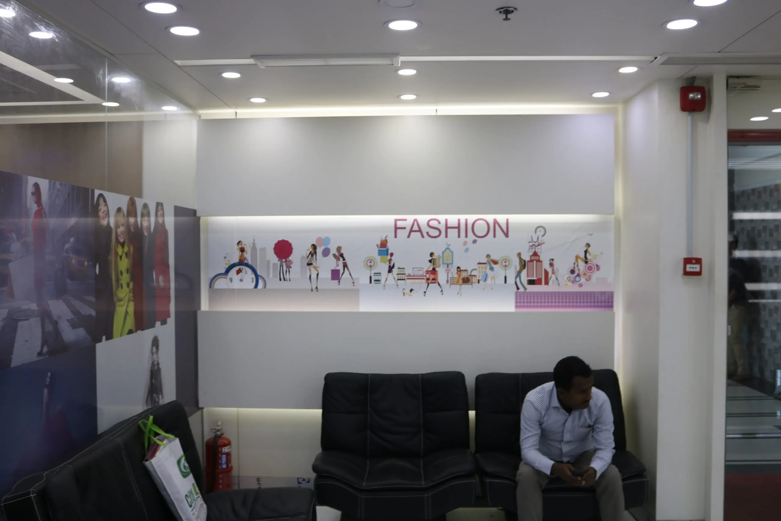Fame Apparels Narayangnj Complete Project Reception Front Desk Interior Design (5)