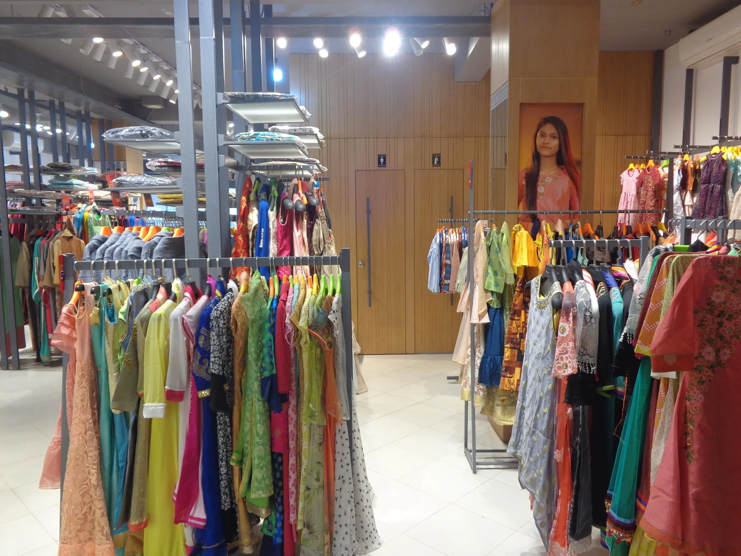 Mbrella Kashempur Complete Project Fashion Store Interior Design (16)