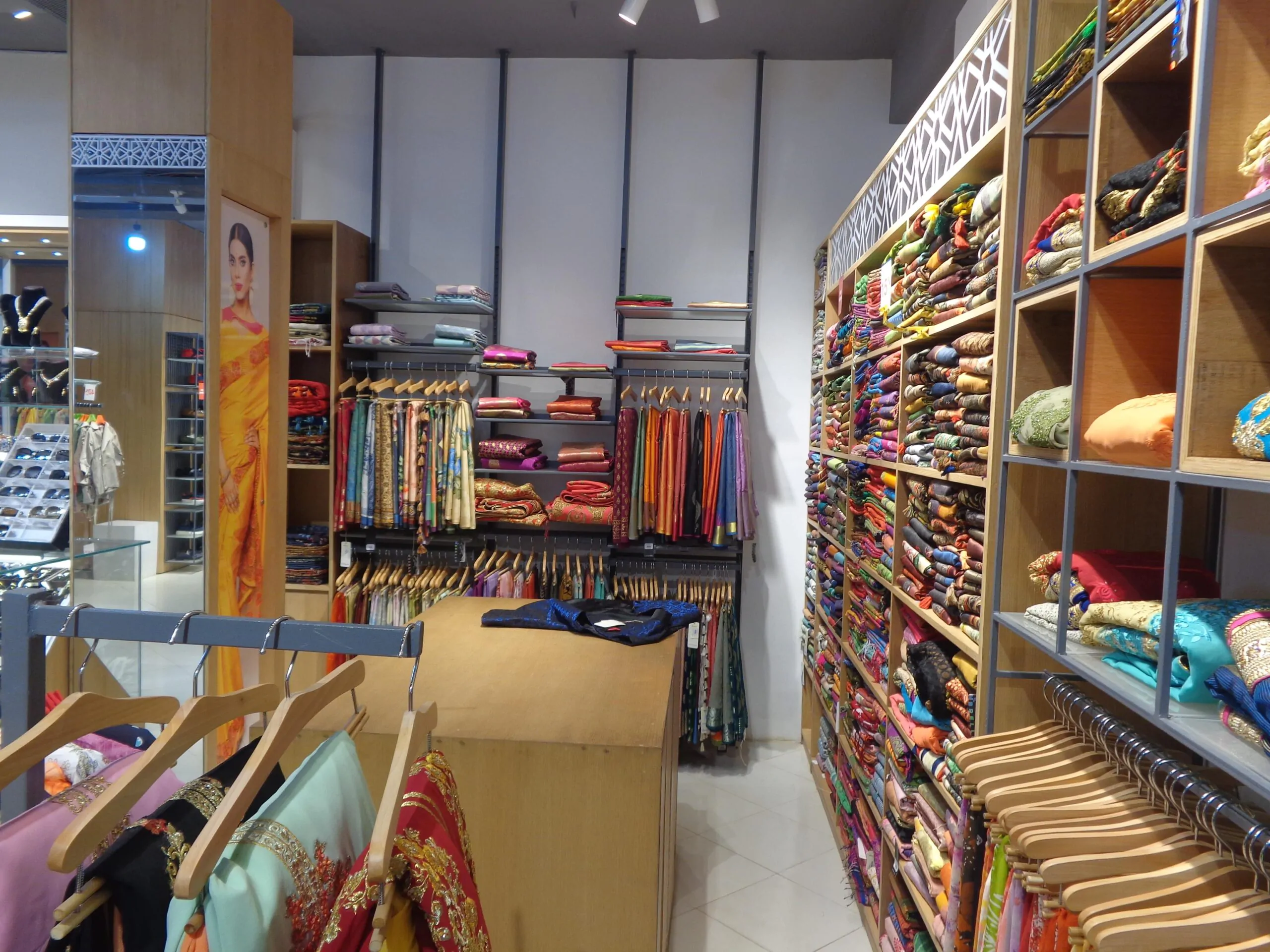 Mbrella Kashempur Complete Project Fashion Store Interior Design (19)