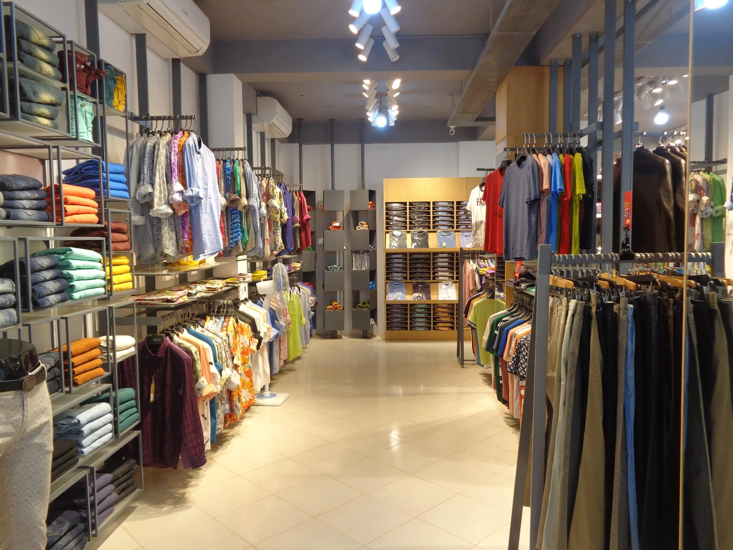 Mbrella Kashempur Complete Project Fashion Store Interior Design (9)