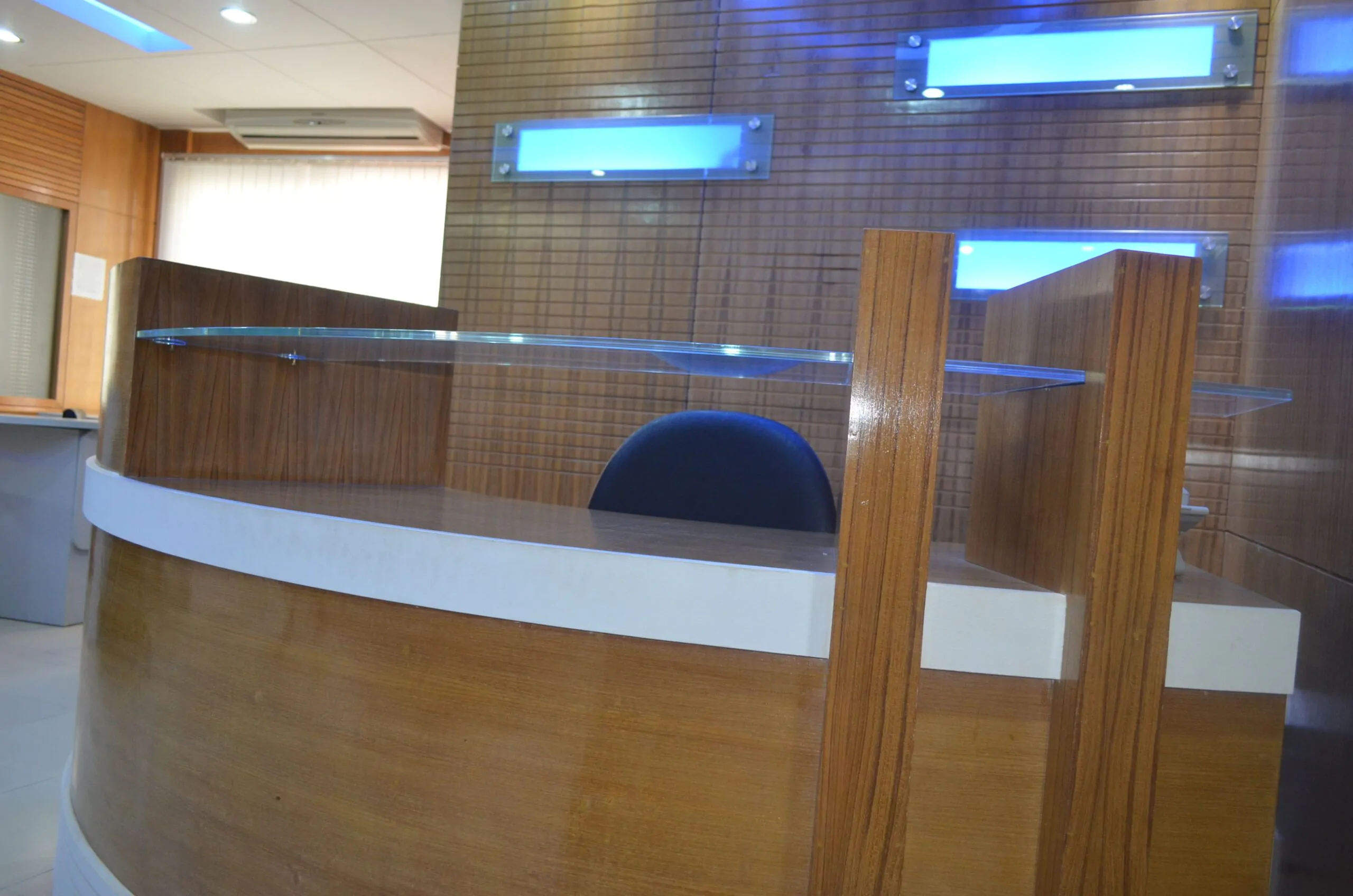 Mia Foundation Paltan Complete Project Reception Front Desk Interior Design (18)