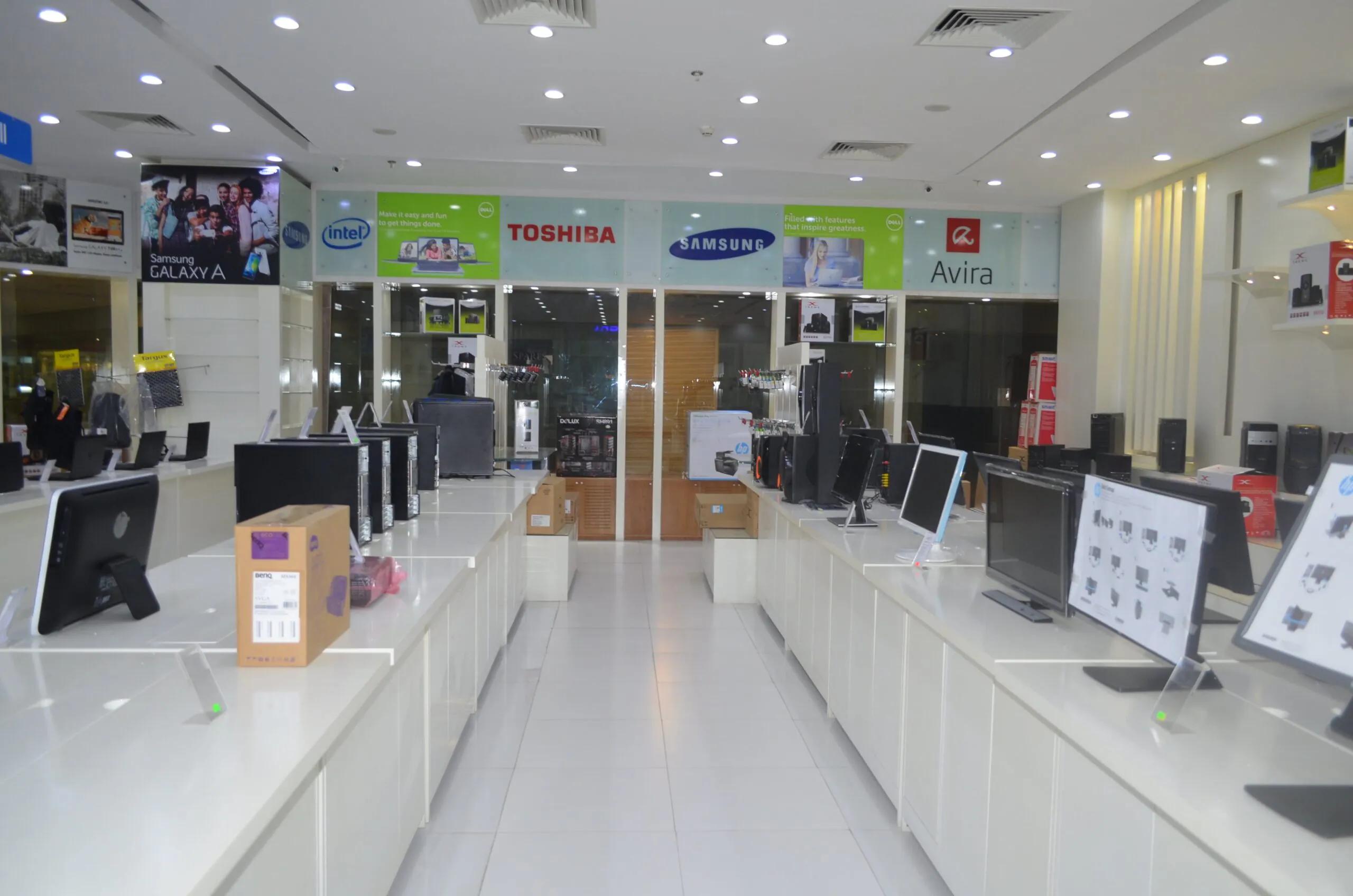 Smart Technologies Jamuna Future Park Complete Project Computer Shop Interior Design (16)