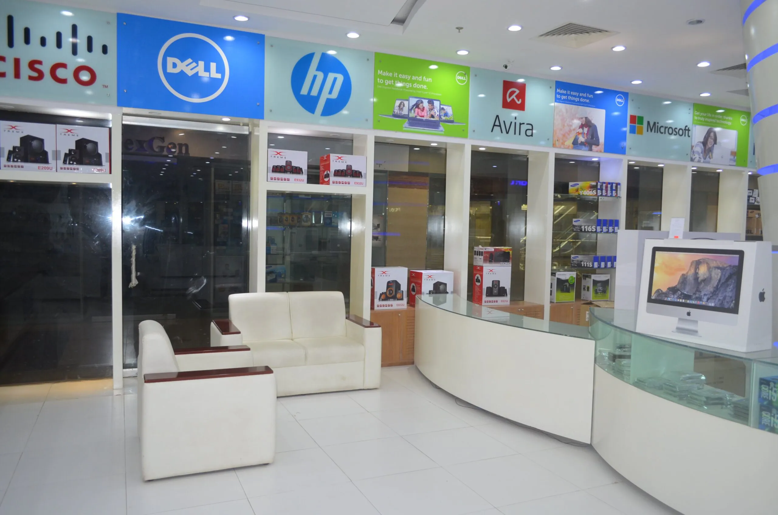 Smart Technologies Jamuna Future Park Complete Project Computer Shop Interior Design (18)