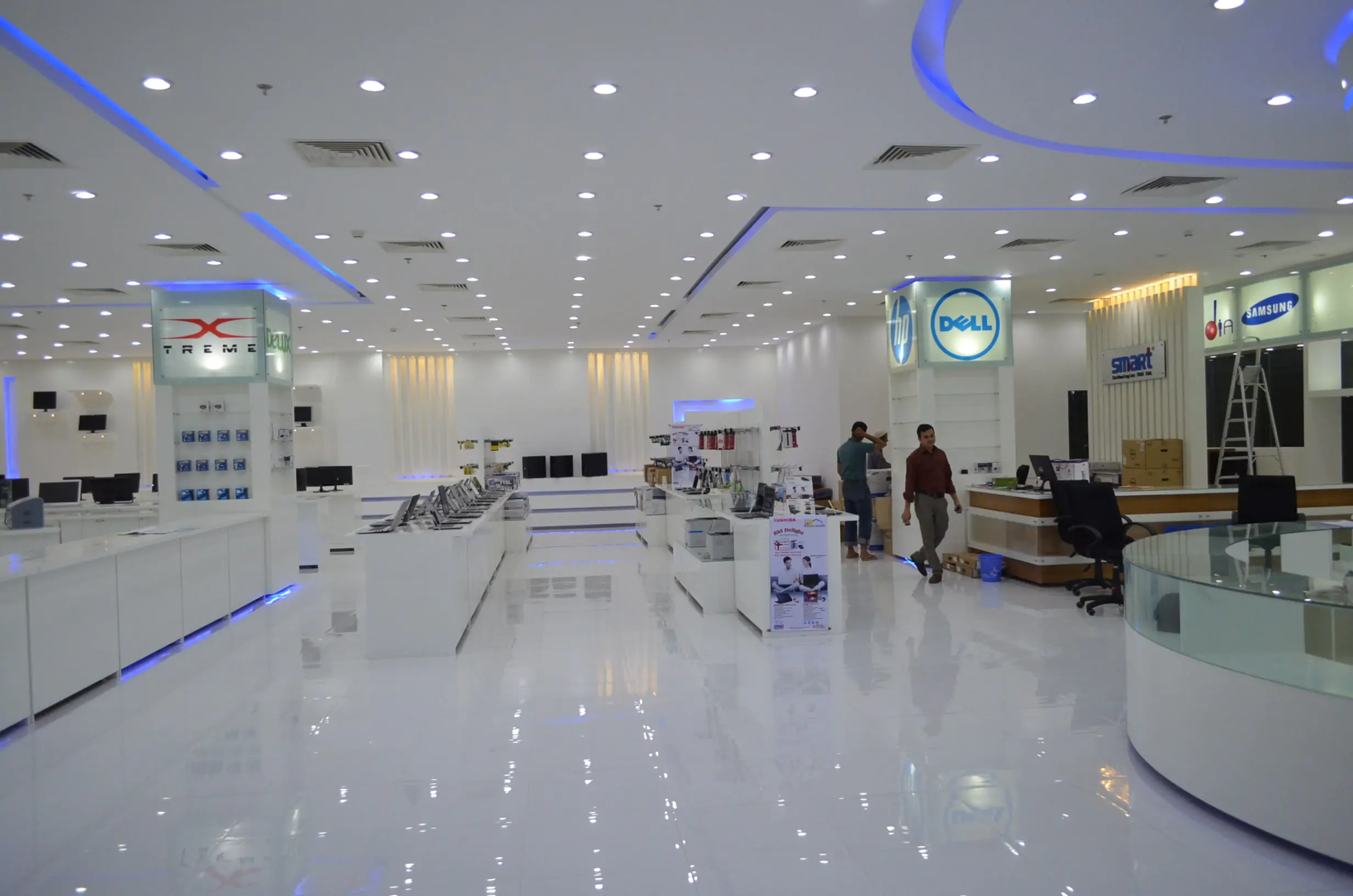 Smart Technologies Jamuna Future Park Complete Project Computer Shop Interior Design (7)