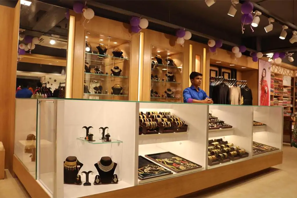 Fashion Store Interior Design for Mbrella (1)
