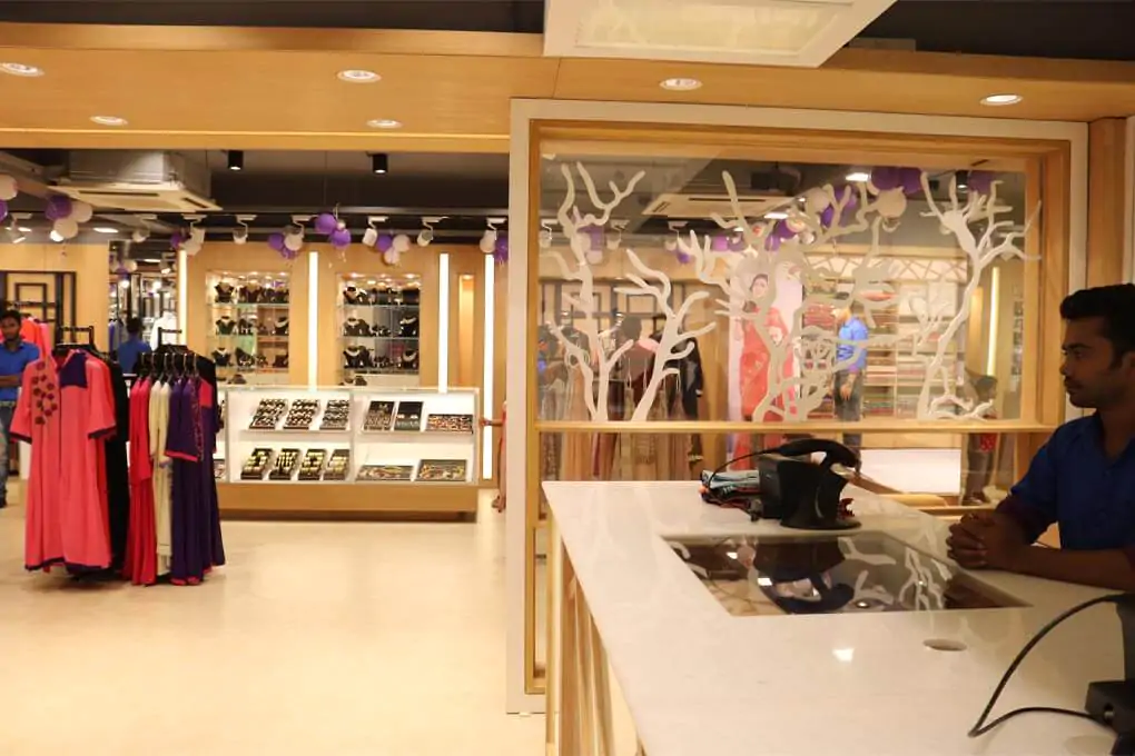Fashion Store Interior Design for Mbrella (3)