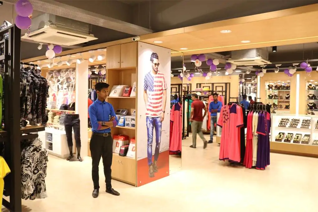 Fashion Store Interior Design for Mbrella (4)